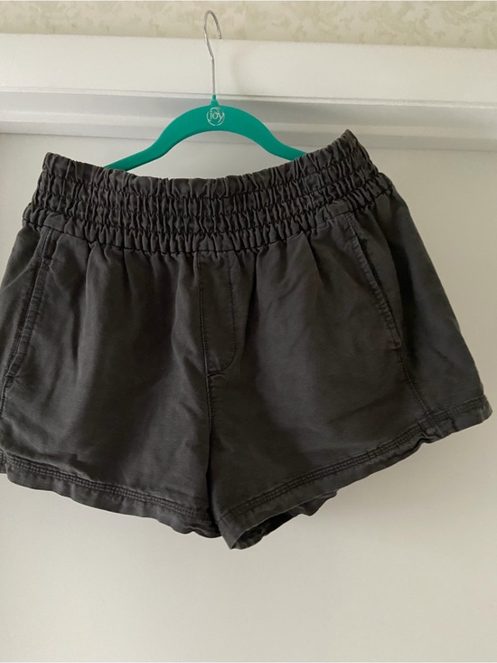 aerie Pants - aerie Smocked Waist Casual Shorts - Charcoal